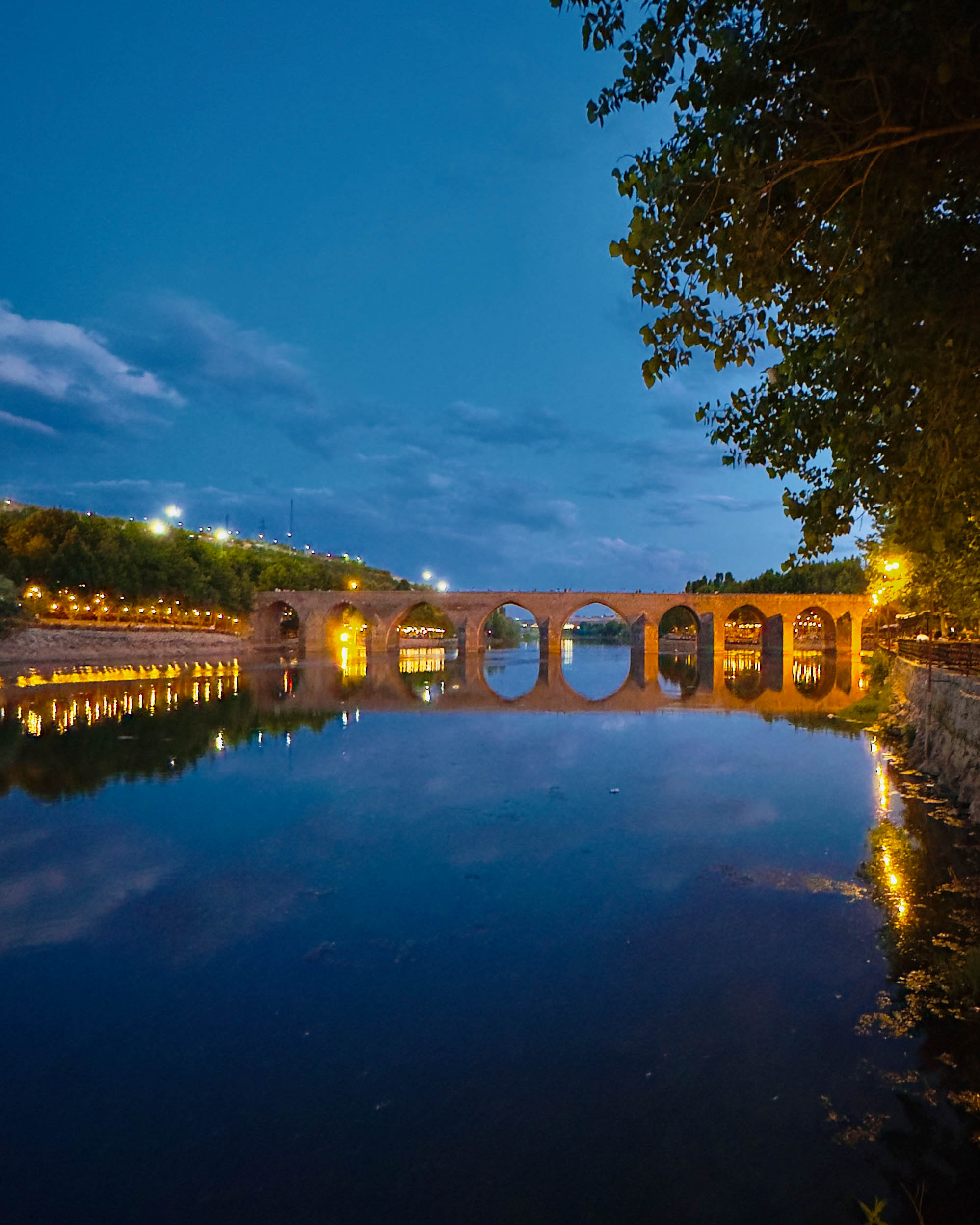 On Gozlu Bridge