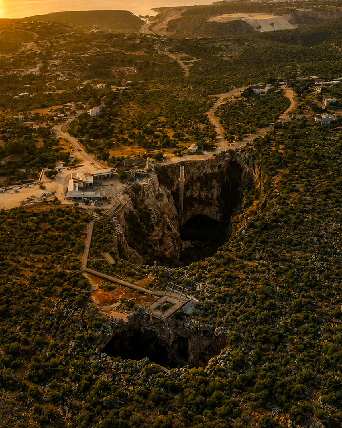 Cennet ve Cehennem caves