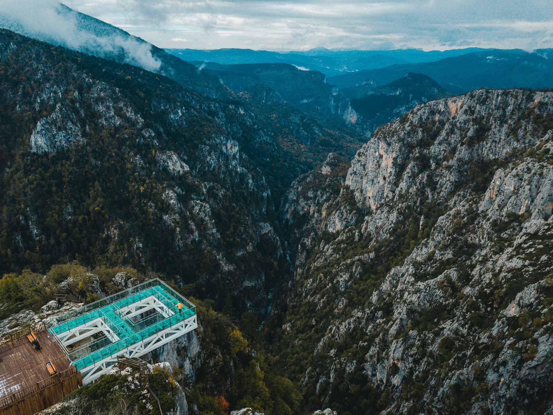 Glass viewing terrace cantilevered over Çatak Canyon in the Küre Mountains, Kastamonu
